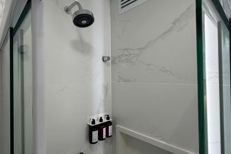Apartamento para alugar com 74m², 2 quartos e 1 vaga Apartamento para alugar com 74m², 2 quartos e 1 vagaBanheiro