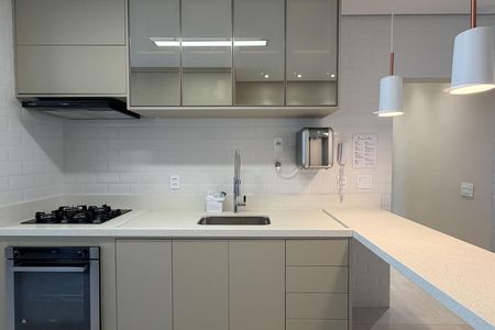 Apartamento para alugar com 74m², 2 quartos e 1 vaga Apartamento para alugar com 74m², 2 quartos e 1 vagaCozinha e Área de Serviço