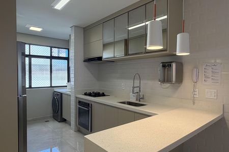 Apartamento para alugar com 74m², 2 quartos e 1 vaga Apartamento para alugar com 74m², 2 quartos e 1 vagaCozinha e Área de Serviço