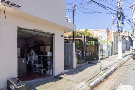 Casa para alugar com 250m², 2 quartos e sem vaga Casa para alugar com 250m², 2 quartos e sem vagaFachada