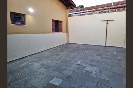 Casa à venda com 304m², 3 quartos e 3 vagas Casa à venda com 304m², 3 quartos e 3 vagasÁrea Externa