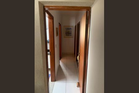 Casa à venda com 304m², 3 quartos e 3 vagas Casa à venda com 304m², 3 quartos e 3 vagasCorredor