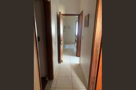 Corredor de casa à venda com 3 quartos, 304m² em Jardim dos Oliveiras, Campinas
