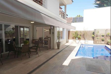 Casa de condomínio à venda com 401m², 4 quartos e 4 vagasÁrea Externa