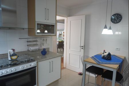 Casa de condomínio à venda com 401m², 4 quartos e 4 vagasCozinha