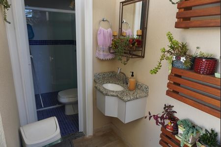 Casa de condomínio à venda com 401m², 4 quartos e 4 vagasBanheiro Área Externa