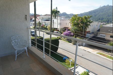 Casa de condomínio à venda com 401m², 4 quartos e 4 vagasSacada