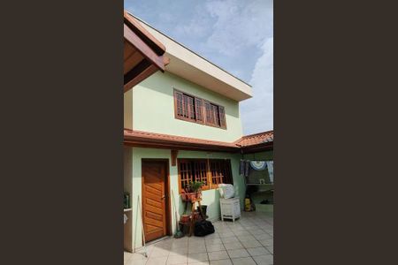 Casa à venda com 330m², 4 quartos e 6 vagas