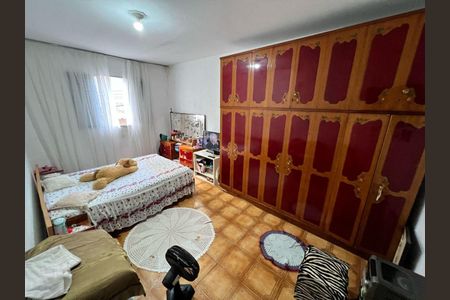 Casa à venda com 7 quartos, 186m² em Moinho Velho, São Paulo