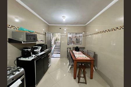 Casa à venda com 7 quartos, 186m² em Moinho Velho, São Paulo