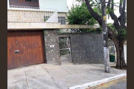 Casa à venda com 4 quartos, 320m² em Parque Sao Domingos, São Paulo