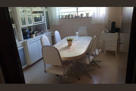 Casa à venda com 4 quartos, 320m² em Parque Sao Domingos, São Paulo