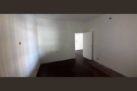 Casa à venda com 3 quartos, 189m² em Jardim Maracana, São Paulo
