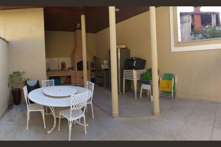Casa à venda com 4 quartos, 190m² em Parque Sao Domingos, São Paulo