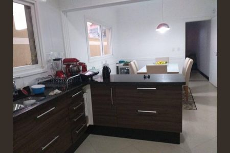 Casa à venda com 4 quartos, 190m² em Parque Sao Domingos, São Paulo