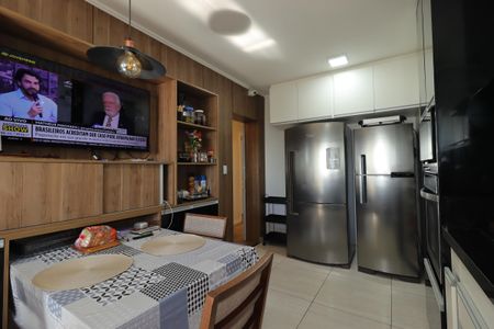 Apartamento à venda com 150m², 3 quartos e 2 vagasCozinha