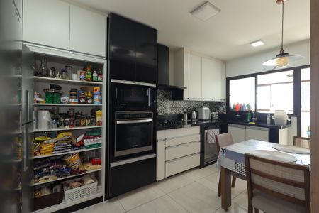 Apartamento à venda com 150m², 3 quartos e 2 vagasCozinha