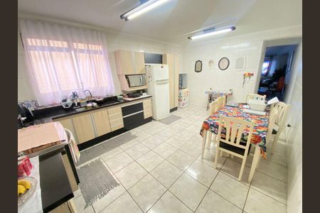 Casa à venda com 3 quartos, 150m² em Vila Arcadia, São Paulo