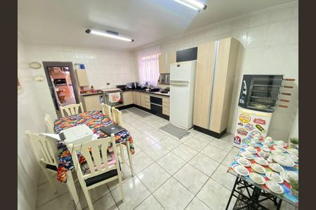 Casa à venda com 3 quartos, 150m² em Vila Arcadia, São Paulo
