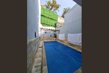 Casa à venda com 4 quartos, 300m² em Vila Sao Vicente, São Paulo