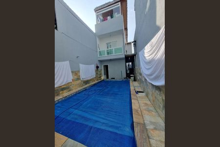 Casa à venda com 4 quartos, 300m² em Vila Sao Vicente, São Paulo