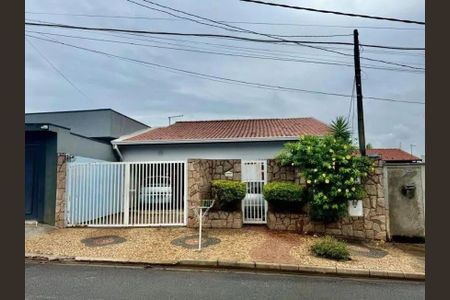 Casa à venda com 114m², 2 quartos e 3 vagas