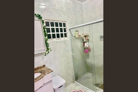Casa à venda com 114m², 2 quartos e 3 vagas