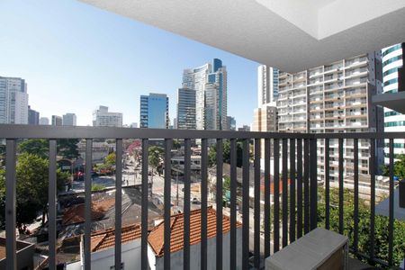 Varanda de kitnet/studio para alugar com 1 quarto, 28m² em Pinheiros, São Paulo