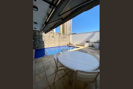 Casa à venda com 4 quartos, 585m² em Vila Santo Estefano, São Paulo