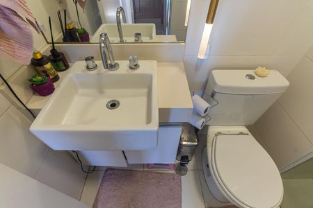 Apartamento à venda com 65m², 2 quartos e 1 vaga Apartamento à venda com 65m², 2 quartos e 1 vagaBanheiro Social