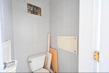 Apartamento à venda com 61m², 2 quartos e 2 vagasBanheiro de Serviço