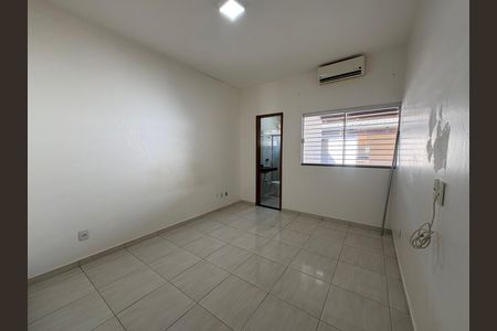 Casa para alugar com 100m², 4 quartos e 2 vagas