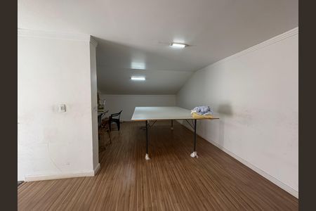 Casa para alugar com 100m², 4 quartos e 2 vagas