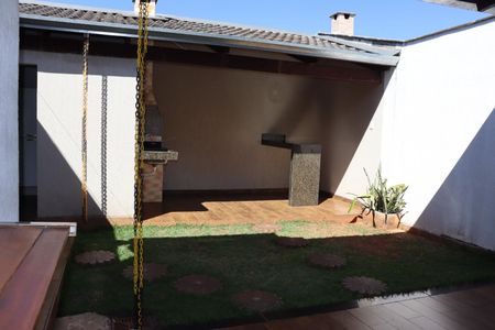 Casa para alugar com 100m², 4 quartos e 2 vagasÁrea externa