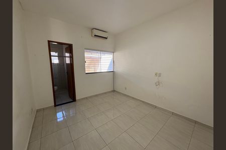 Casa para alugar com 100m², 4 quartos e 2 vagas