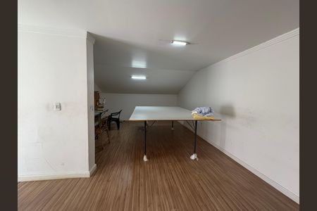 Casa para alugar com 100m², 4 quartos e 2 vagas