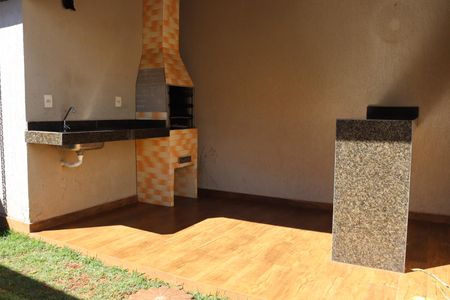 Casa para alugar com 4 quartos, 100m² em Parque das Paineiras (1,2,3 E 4 Etapa), Goiânia