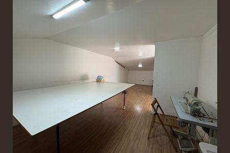 Casa para alugar com 100m², 4 quartos e 2 vagas