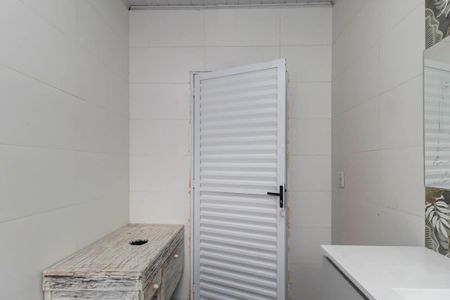 Casa para alugar com 70m², 2 quartos e 1 vaga Casa para alugar com 70m², 2 quartos e 1 vagaBanheiro