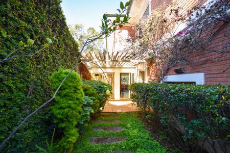 quintal de casa à venda com 5 quartos, 400m² em Sumaré, São Paulo