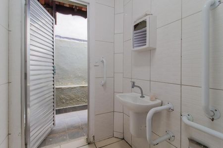 Casa para alugar com 160m², 3 quartos e 2 vagas Casa para alugar com 160m², 3 quartos e 2 vagasBanheiro 2