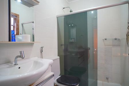 Banheiro  suíte  de casa para alugar com 4 quartos, 400m² em Medianeira, Porto Alegre