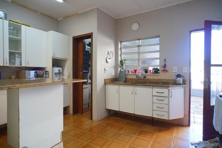 Cozinha  de casa à venda com 4 quartos, 400m² em Medianeira, Porto Alegre