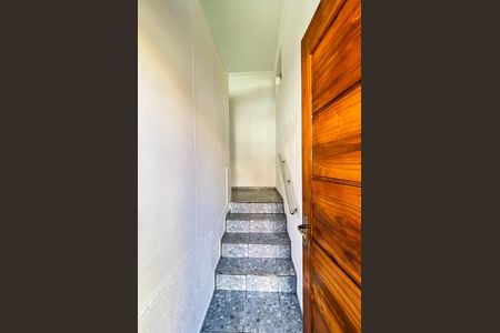 Casa para alugar com 70m², 1 quarto e sem vaga Casa para alugar com 70m², 1 quarto e sem vagaEscada