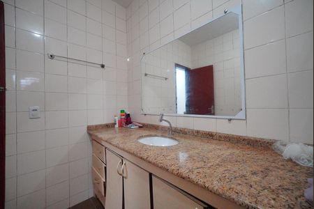 Casa para alugar com 70m², 2 quartos e 1 vagaBanheiro
