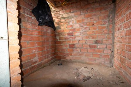 Casa à venda com 2m², 2 quartos e 4 vagas Casa à venda com 2m², 2 quartos e 4 vagasÁrea de construção que precisa finalizar