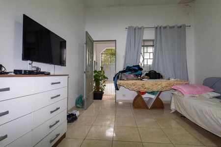 Casa à venda com 2m², 2 quartos e 4 vagas Casa à venda com 2m², 2 quartos e 4 vagasSala
