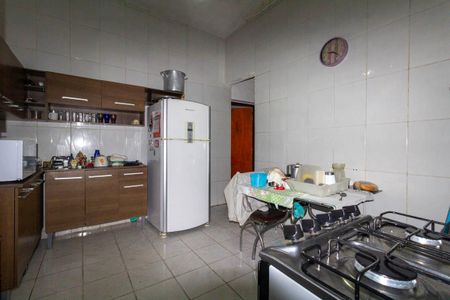 Casa à venda com 2m², 2 quartos e 4 vagas Casa à venda com 2m², 2 quartos e 4 vagasCozinha