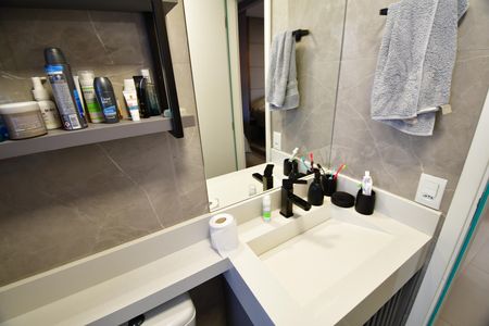 Apartamento à venda com 79m², 2 quartos e 2 vagasBanheiro Suíte