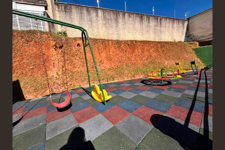 Apartamento para alugar com 46m², 2 quartos e 1 vaga Apartamento para alugar com 46m², 2 quartos e 1 vagaÁrea comum - Playground
